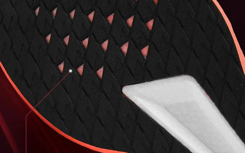 Close-up of the grooved Asphalt outsole